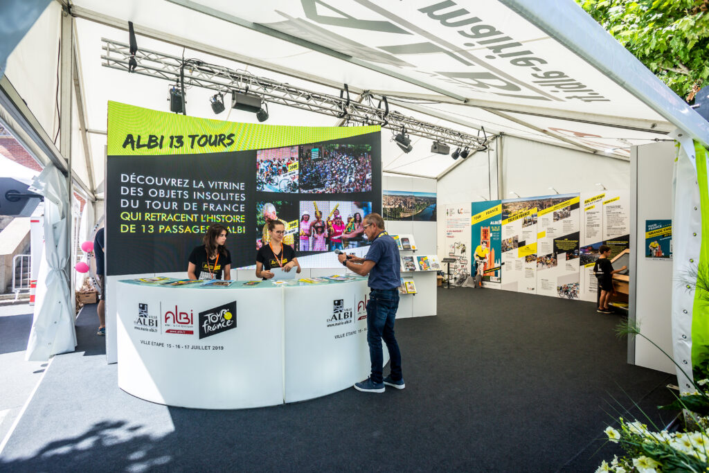 ecran led integre stand tour de france