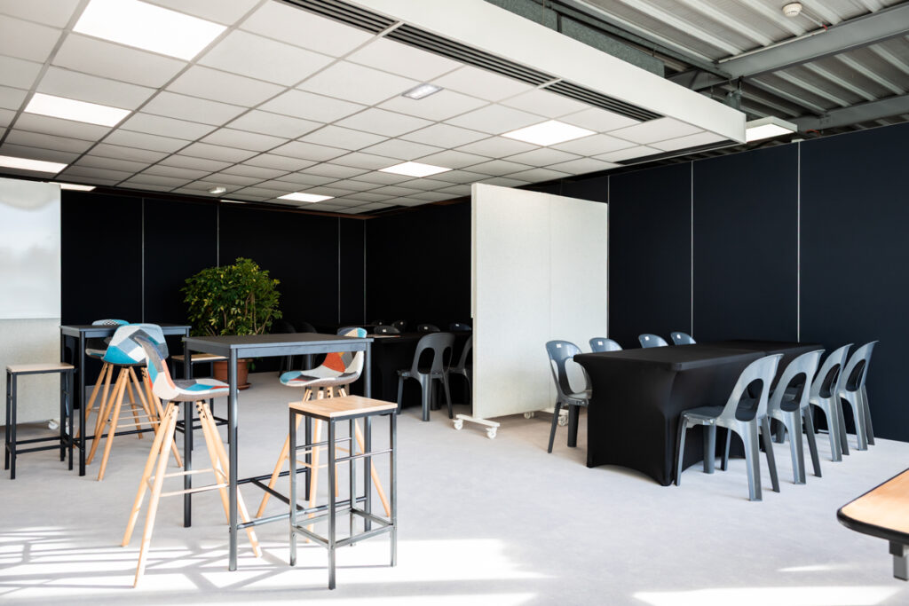 Espace modulaire sur mesure créé avec cadres aluminium pour événement corporate