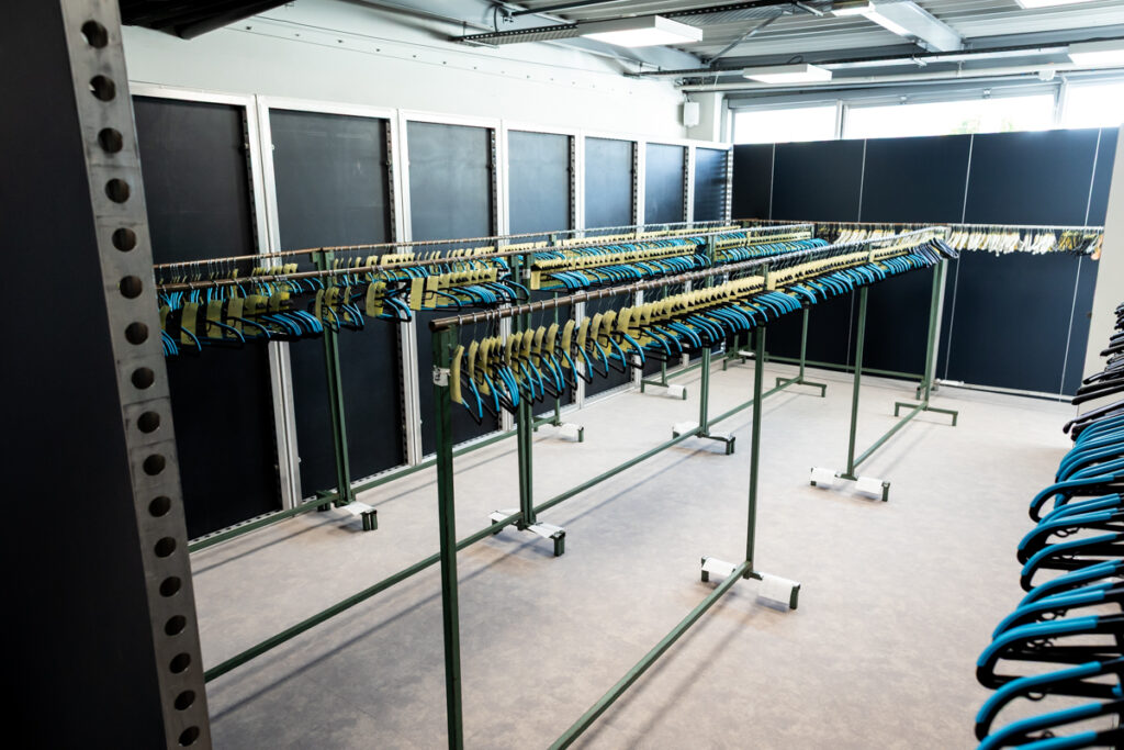 Vestiaire backstage professionnel pour équipes techniques et artistes